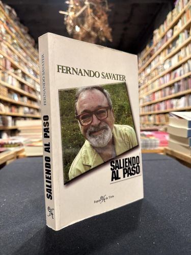 Portada do libro de Saliendo al paso