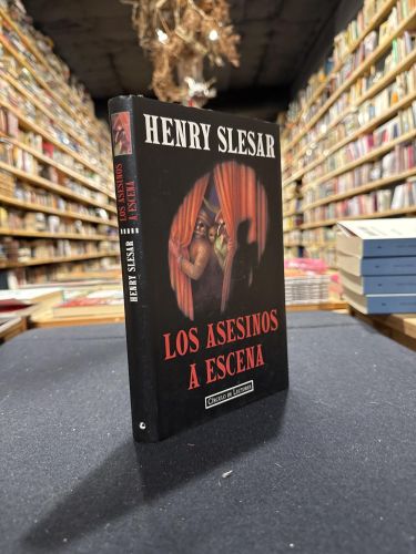 Portada do libro de Los asesinos a escena