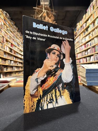 Portada do libro de Ballet Gallego de la Diputación Provincial de la Coruña ¨Rey de Viana¨