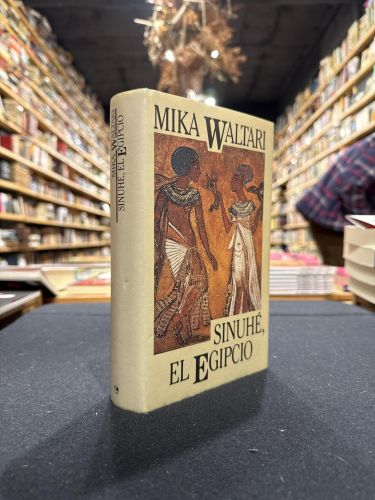 Portada do libro de Sinuhé, el egipcio