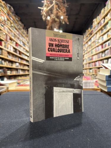 Portada do libro de Un hombre cualquiera