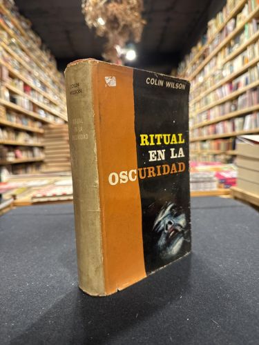 Portada do libro de Ritual en la oscuridad