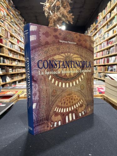 Portada do libro de Constantinopla, la herencia histórica de Estambul