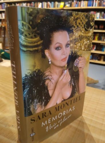 Portada do libro de MEMORIAS. SARA MONTIEL. VIVIR ES UN PLACER. + Poster