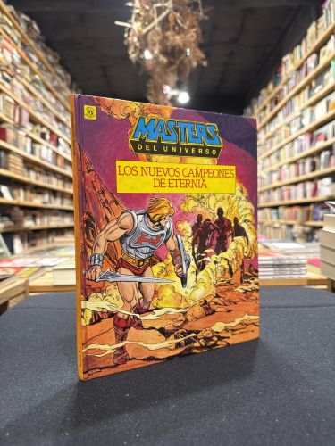 Portada do libro de Masters del Universo. Los nuevos campeones de Eternia