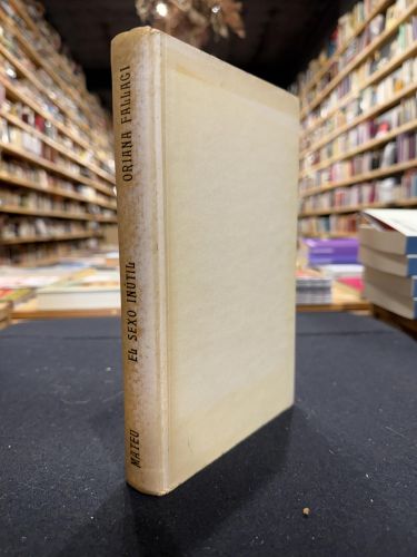 Portada do libro de El sexo inútil