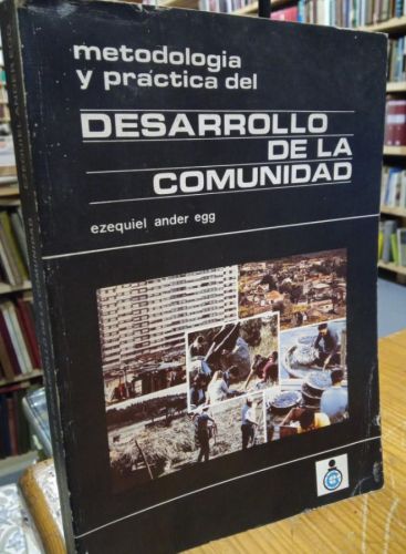 Portada do libro de Ezequiel Ander Egg. Metodologia y practica del desarrollo de la comunidad
